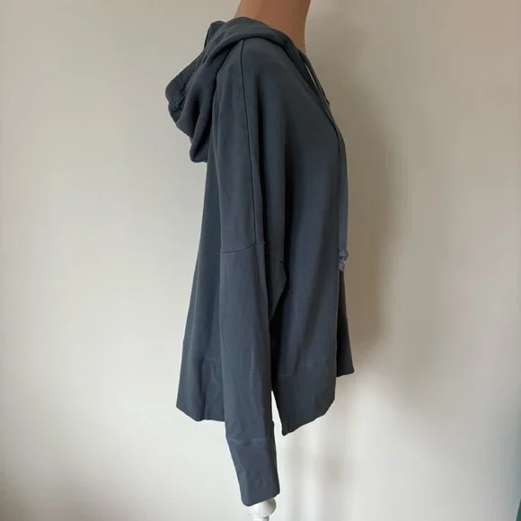 ALO YOGA Fluid Tunic Hoodie Tunic Concrete Gray Blue Scooped Neck Sweatshirt M - Picture 6 of 9